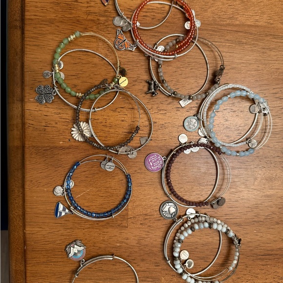 Elegant Multi-Color Charm Bracelet Set - Picture 1 of 5